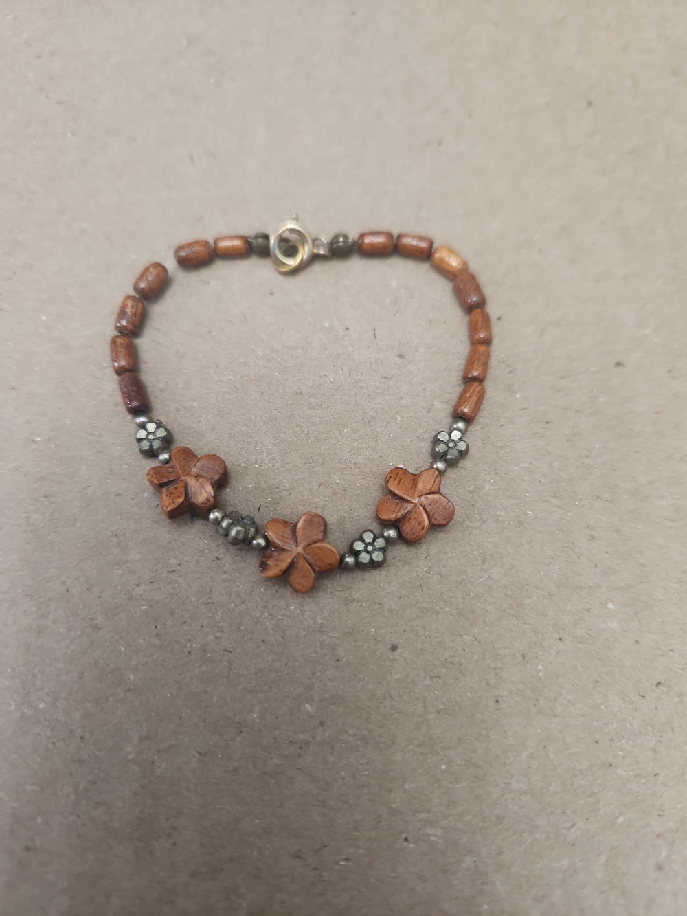 Wooden Flower Beaded Bracelet - Brown